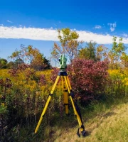 Miniatura de Equipo de topografía.